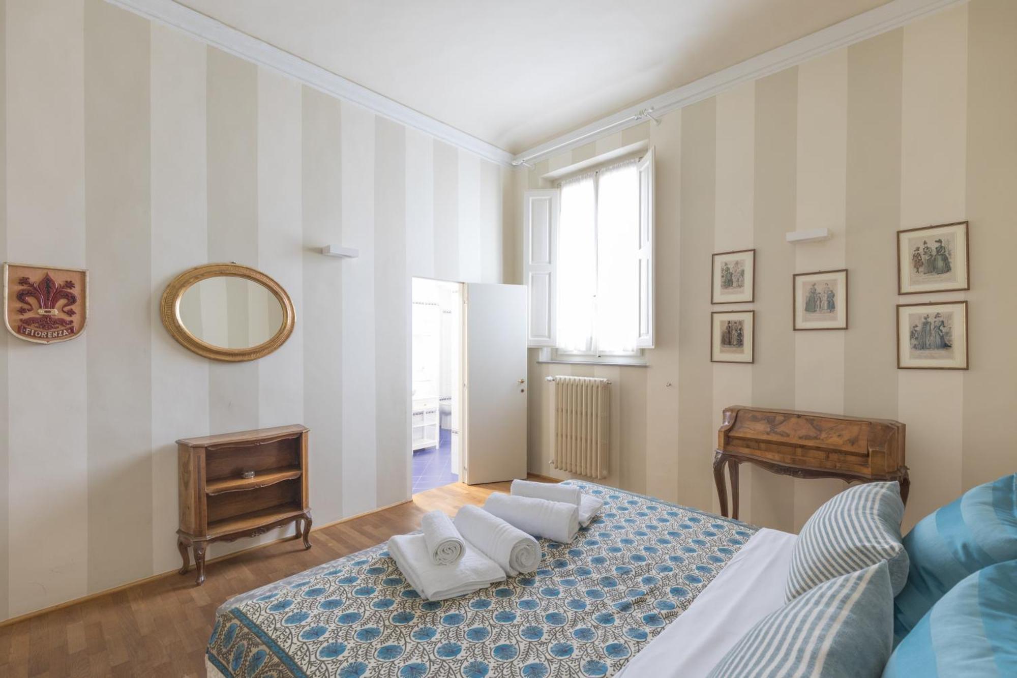 A Touch Of History, In Santa Reparata Florence Exterior photo