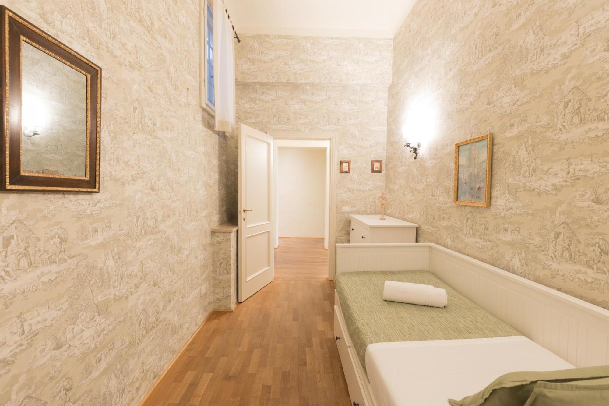 A Touch Of History, In Santa Reparata Florence Exterior photo
